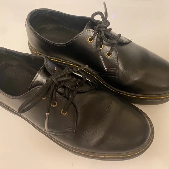 Martens Shoes Dr Martens Zavala Low Oxfords Poshmark